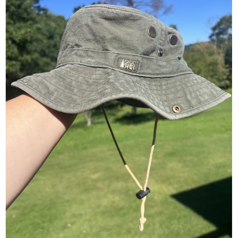 Vintage REI Boonie Hat Large Olive Green Canvas Safari Hiking Outdoor Chin Cord